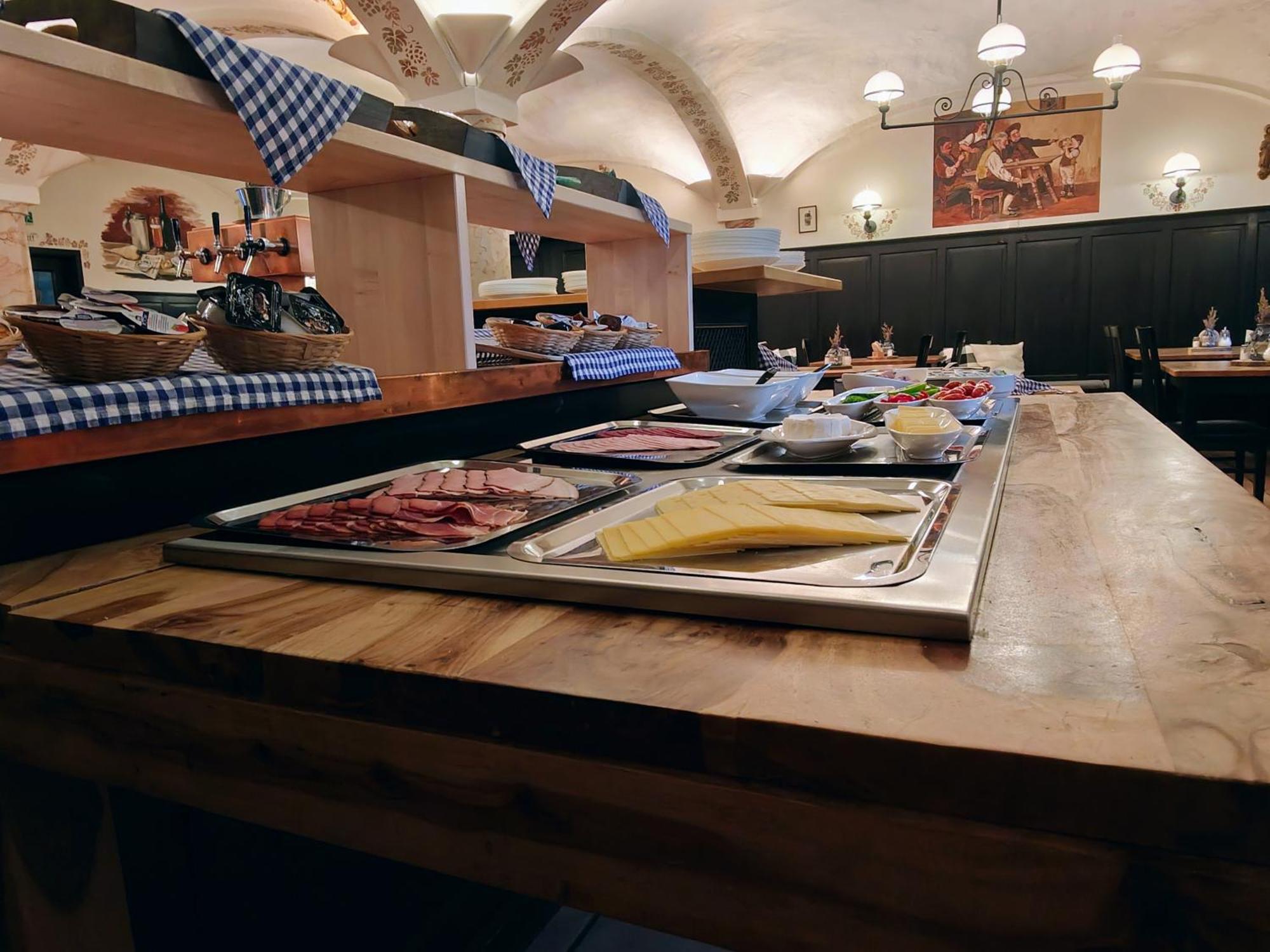 A8 Hotel Im Darchinger Hof Bed & Breakfast - Zwischen Holzkirchen Und Weyarn - Zwischen Muenchen Salzburg Und Innsbruck - Kurz Vor Dem Irschenberg Exteriör bild