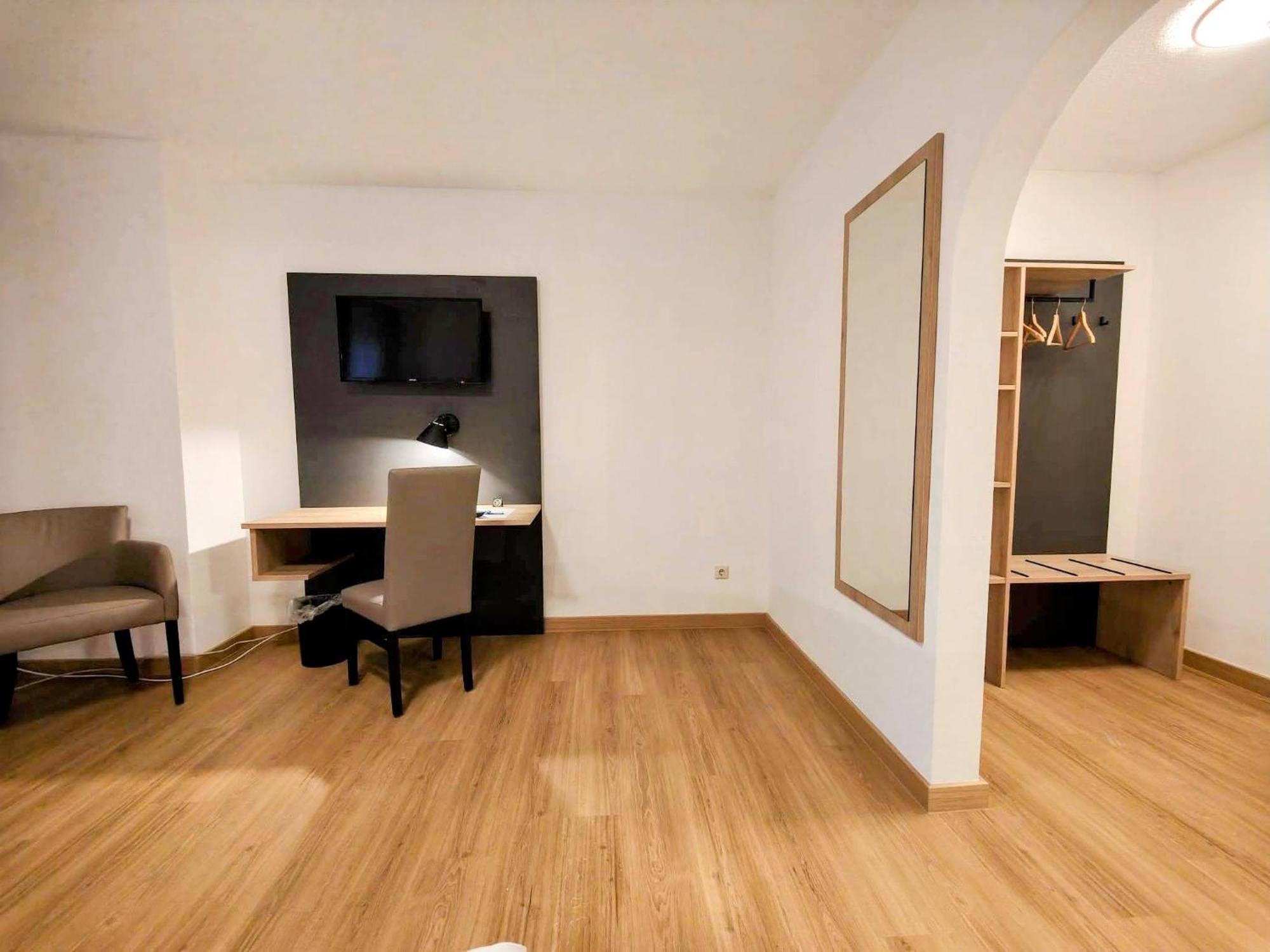 A8 Hotel Im Darchinger Hof Bed & Breakfast - Zwischen Holzkirchen Und Weyarn - Zwischen Muenchen Salzburg Und Innsbruck - Kurz Vor Dem Irschenberg Exteriör bild