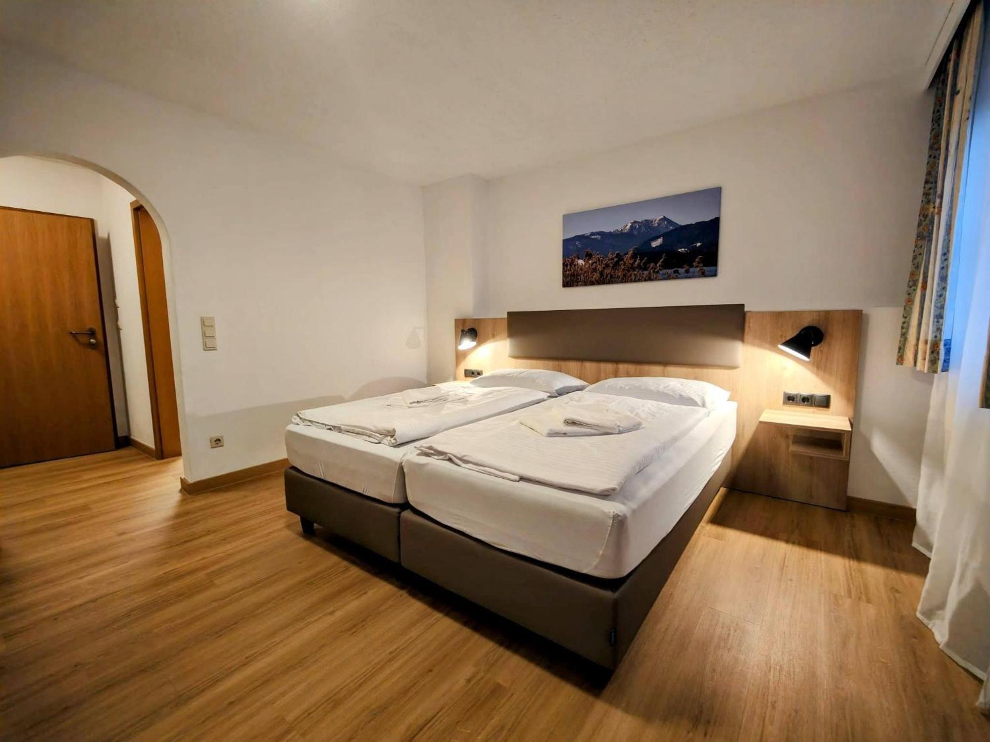 A8 Hotel Im Darchinger Hof Bed & Breakfast - Zwischen Holzkirchen Und Weyarn - Zwischen Muenchen Salzburg Und Innsbruck - Kurz Vor Dem Irschenberg Exteriör bild