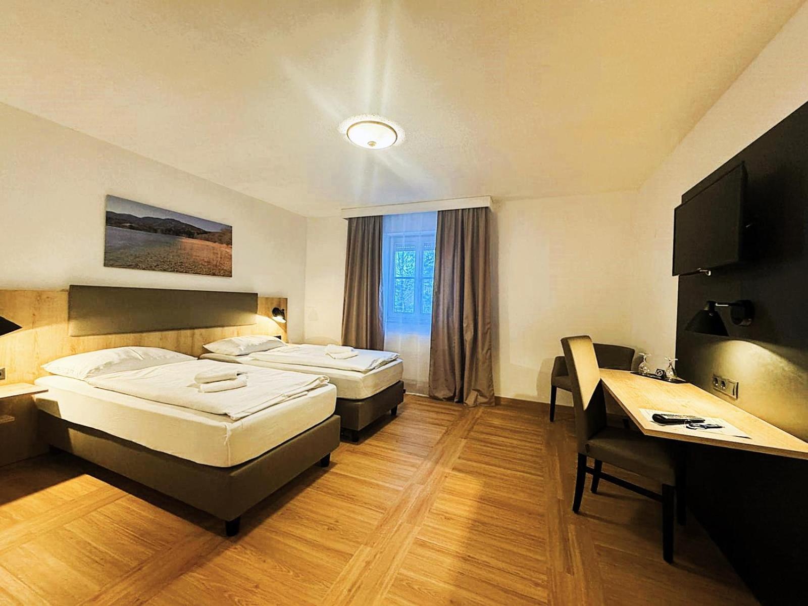 A8 Hotel Im Darchinger Hof Bed & Breakfast - Zwischen Holzkirchen Und Weyarn - Zwischen Muenchen Salzburg Und Innsbruck - Kurz Vor Dem Irschenberg Exteriör bild