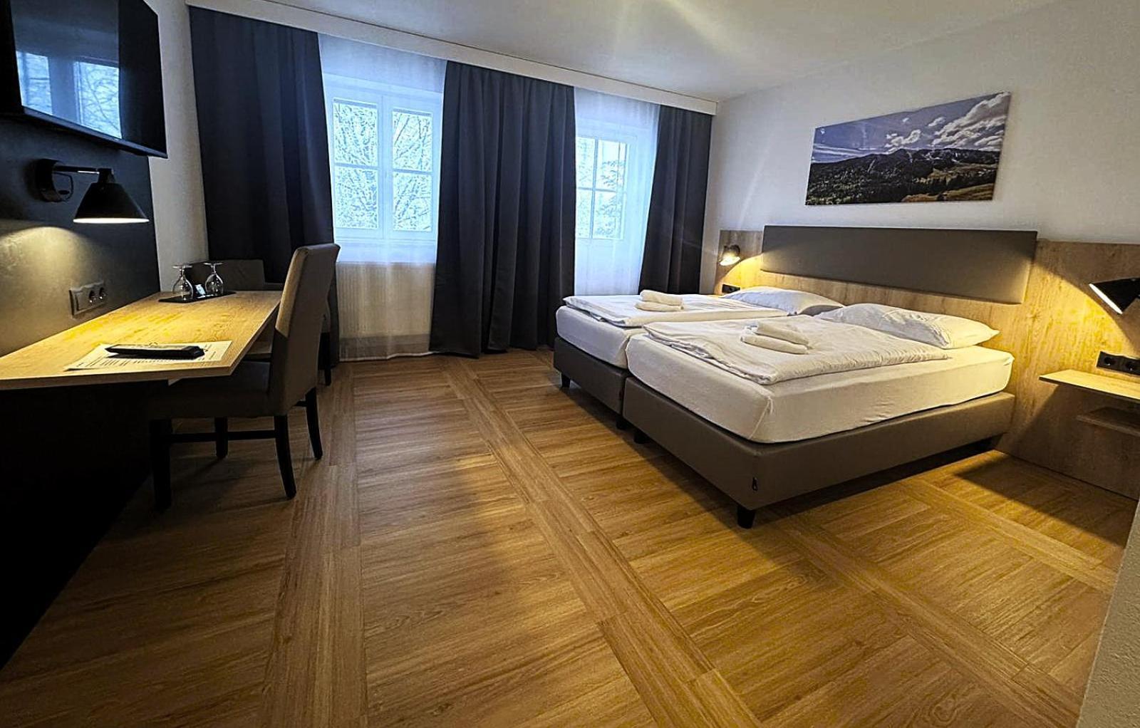 A8 Hotel Im Darchinger Hof Bed & Breakfast - Zwischen Holzkirchen Und Weyarn - Zwischen Muenchen Salzburg Und Innsbruck - Kurz Vor Dem Irschenberg Exteriör bild